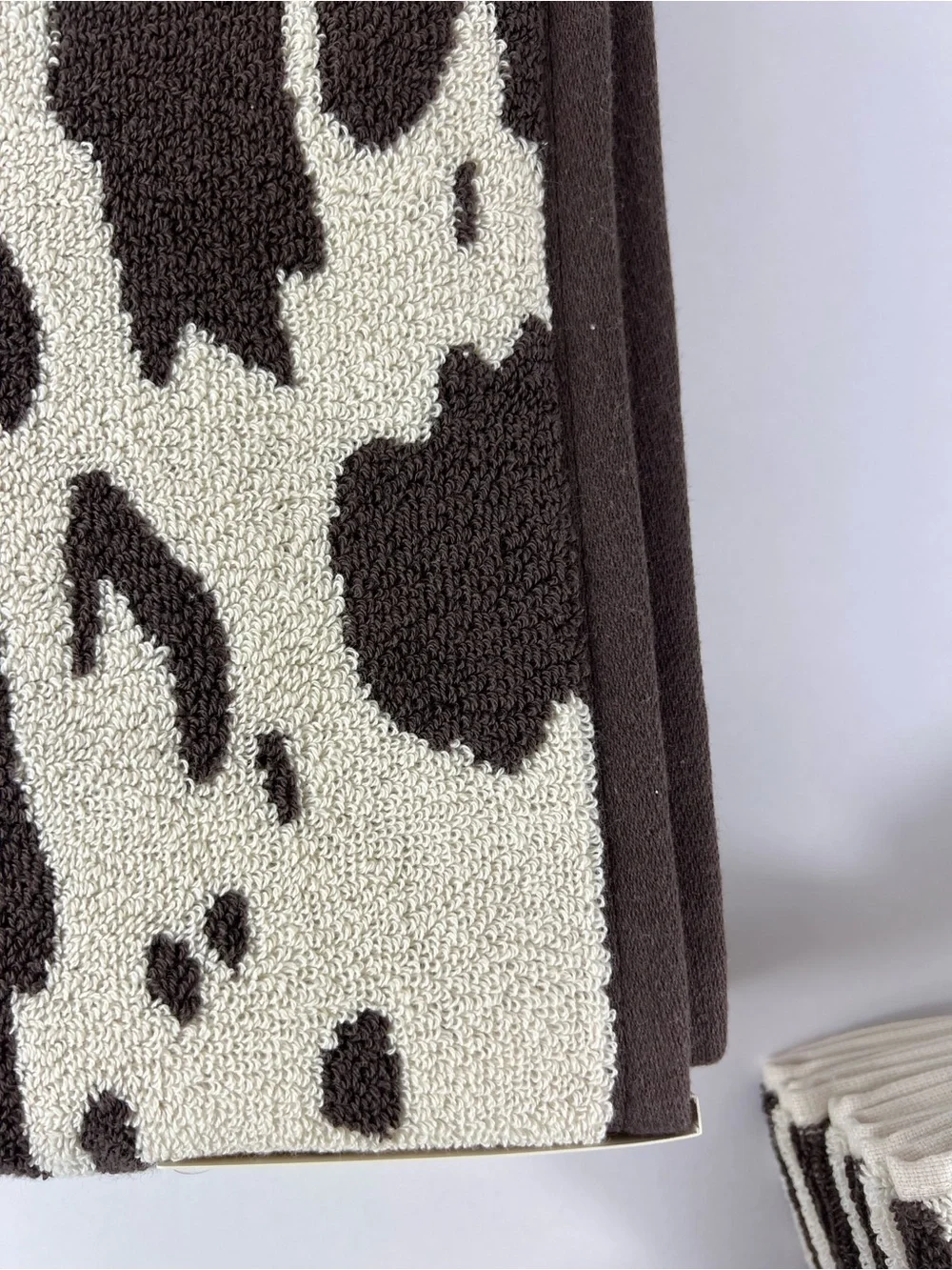 Rachel Zoe Bath Towel Set Brown and Cream Cow-Print Soft Cotton 2 Pc Set NEW
